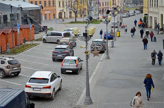 Bezpečnost především. Město zpřísňuje dohled nad zákazem zastavení