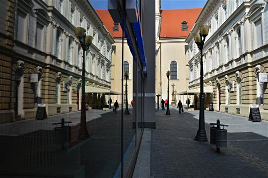 Rekonstrukce Besedního domu začala toaletami, přibydou bezbariérové