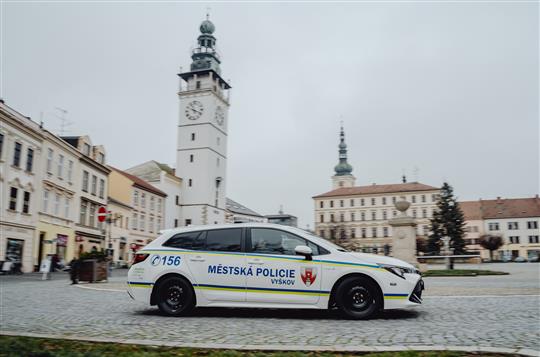 Házela okolo sebe kameny. Drogově závislá se tak chtěla zbavit přítele