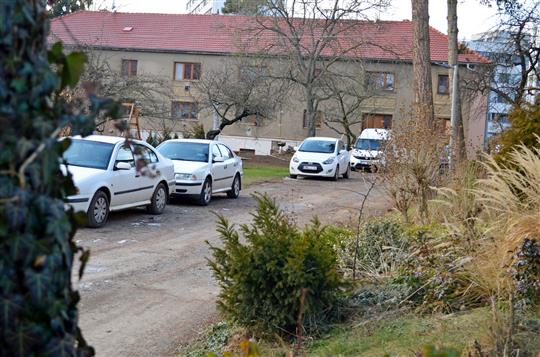 Komunikace na sídlišti Víta Nejedlého dostane nový povrch