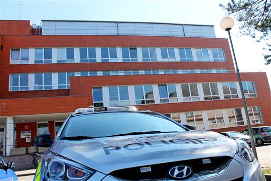 Chtěl zadarmo posnídat. Krádež ale muže poslala rovnou za mříže
