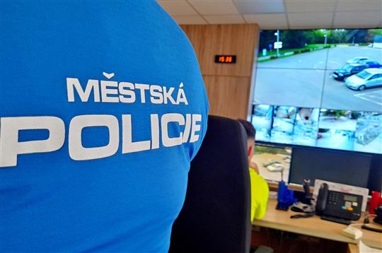 Cizinec za volantem bojoval s alkoholem i poškozenými pneumatikami