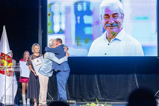Partnerství, které spojuje. Místostarosta Kachlík převzal ve Virovitici ocenění