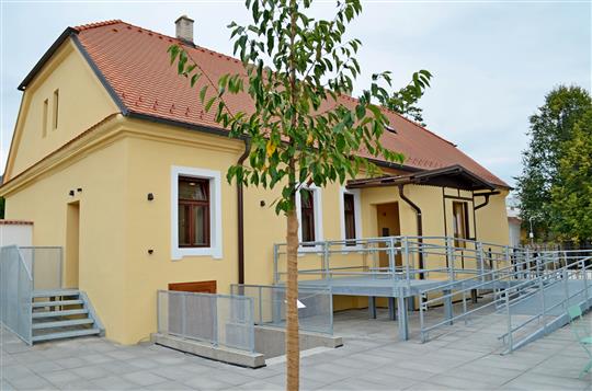 Zahrada vstoupila do nové etapy. Chystá tisíce květů i otevření kavárny